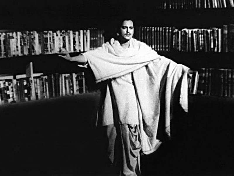 এরপরেই নিজের প্রযোজিত 'সিআইডি' ছবিতে খলচরিত্রে অভিনয়ের সুযোগ দেন ওয়াহিদাকে। তারপর 'পিয়াসা' ছবিতে কেন্দ্রীয় নারী চরিত্রে অভিনয় করেন ওয়াহিদা। 'চৌধভি কা চাঁদ' ছবিতে ওয়াহিদার বিপরীতে ফাটিয়ে অভিনয় করে সকলকে তাক লাগিয়ে দেন গুরু দত্ত। শুধু রূপোলি পর্দাতেই নয়, বরং রিয়েল লাইফেও ওয়াহিদার প্রেমে পড়ে যান গুরু দত্ত।