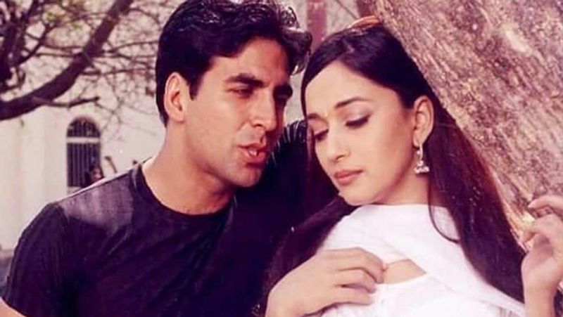 madhuri dixit reveal secret about akshay kumar said actor steals watches from people KPJ
