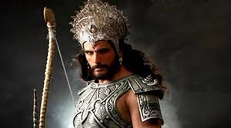 பீஷ்மர் (ஆரவ் சவுத்திரி ) ஒரு நாளைக்கு 95 ஆயிரம் சம்பளம் பெறுகிறார்.