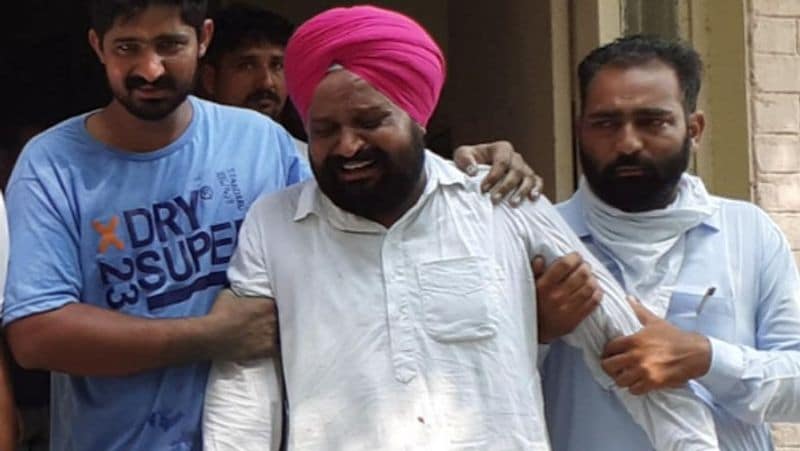 punjab news five people killed on spot as road accident bathinda car collided with oil tanker kpr