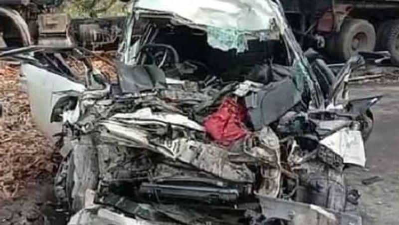 punjab news five people killed on spot as road accident bathinda car collided with oil tanker kpr