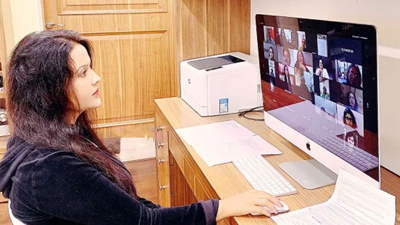 Maharashtra Politics: Amruta Fadnavis Troll on social media kpa