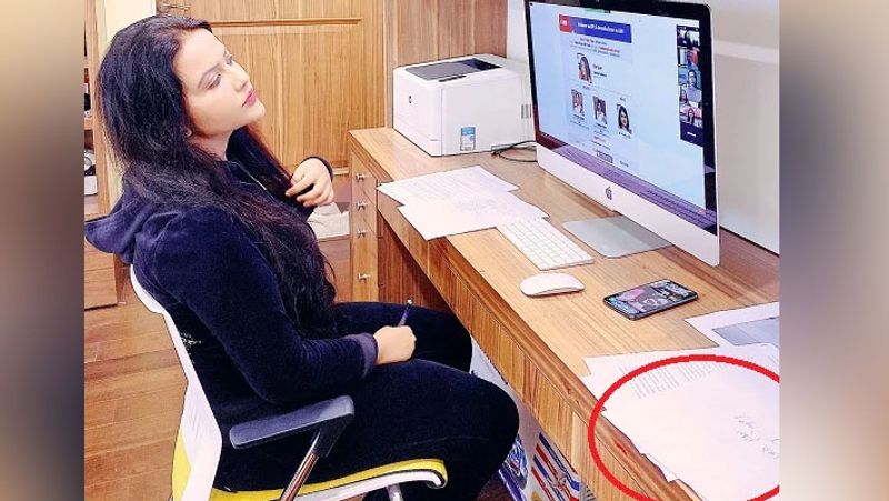 Maharashtra Politics: Amruta Fadnavis Troll on social media kpa