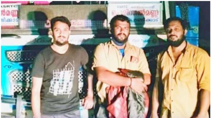 private bus employees help mother and child in malappuram private bus employees help mother and child in malappuram