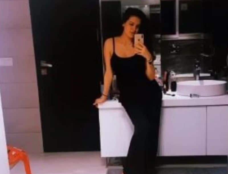 Hardik Pandya s fiance Natasa Stankovic shared bathroom selfie with baby bump
