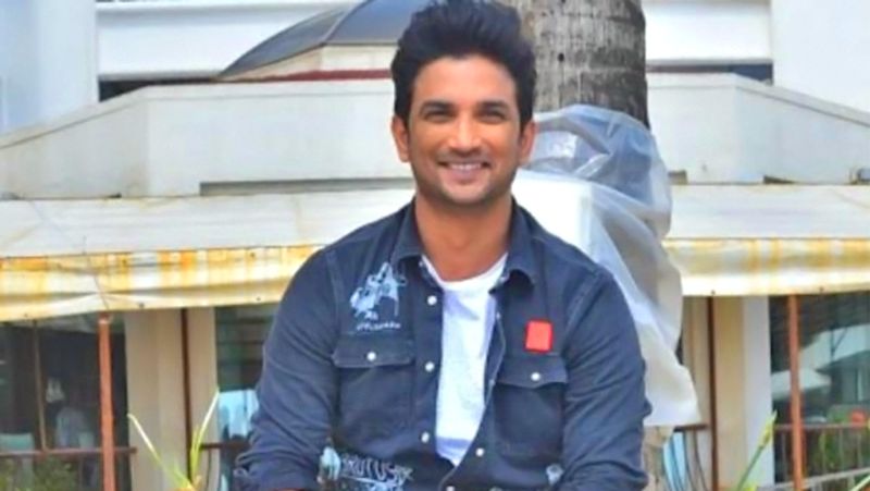 সুশান্ত সিং রাজপুতের মৃত্যুতে ভারতীয় সিনেমা অপূরণীয় ক্ষতি। একজন প্রতিভাবান অভিনেতাকে হারাল বলিউড। তার সহজ সরল অভিনয় থেকে, মিষ্টি হাসি মনে দাগ কাটেনি এমন মানুষের সংখ্যা প্রায় হাতে গোনা।