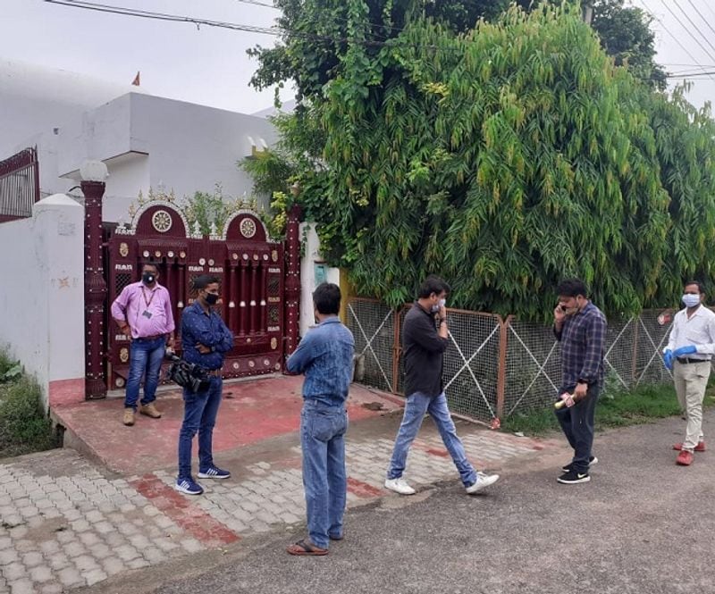 Police leave Vikas Dubey wife and son said there was no role in the incident kpl