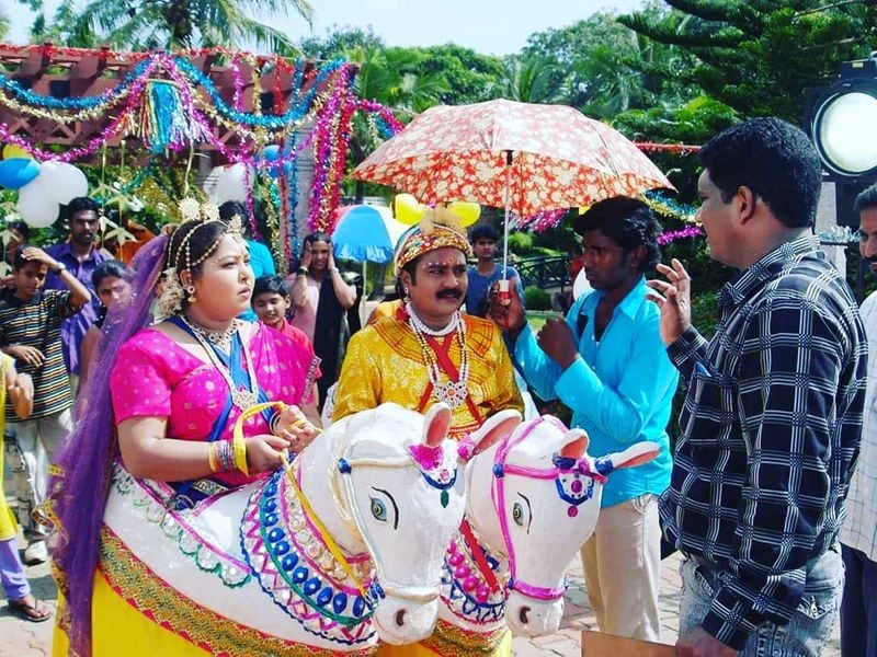 அந்த போட்டோ சோசியல் மீடியாவில் தாறுமாறு வைரலான நிலையில், ஆர்த்தியும், கணேஷும் குழந்தை நட்சத்திரமாக தமிழ் படம் ஒன்றில் நடித்த போட்டோவை பகிர்ந்துள்ளார். 