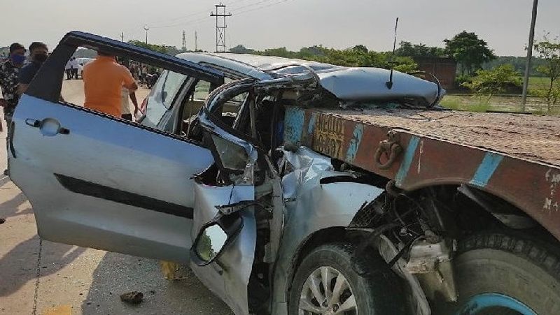 jharkhand news three peole dead as road accident in east singhbhum kpr