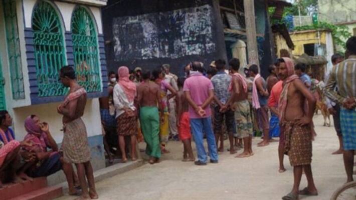 Locals stage protest on the allegation of Corruption in Ration distribution in Birbhum Locals stage protest on the allegation of Corruption in Ration distribution in Birbhum
