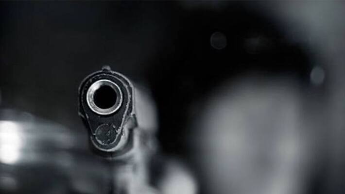 dishonor killing in Delhi Dwarka husband shot dead wife critical dishonor killing in Delhi Dwarka husband shot dead wife critical