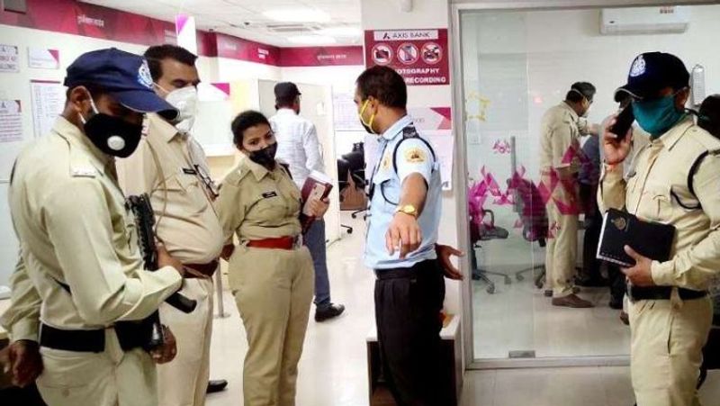 madhya pradesh new four masked men looted the cash counter of axis bank within a one minute in indore kpr