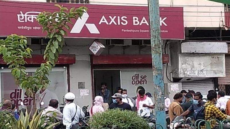 madhya pradesh new four masked men looted the cash counter of axis bank within a one minute in indore kpr
