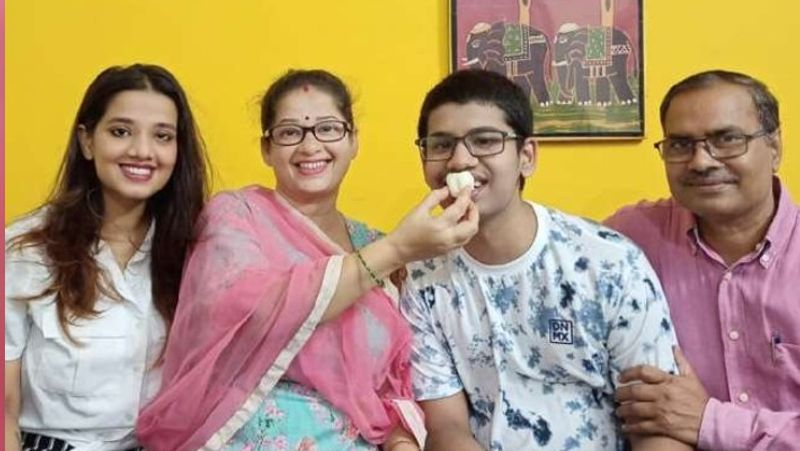 jharkhand news icse board result 2020 icse board 10th 12th results today state topper adrika in jharkhand kpr