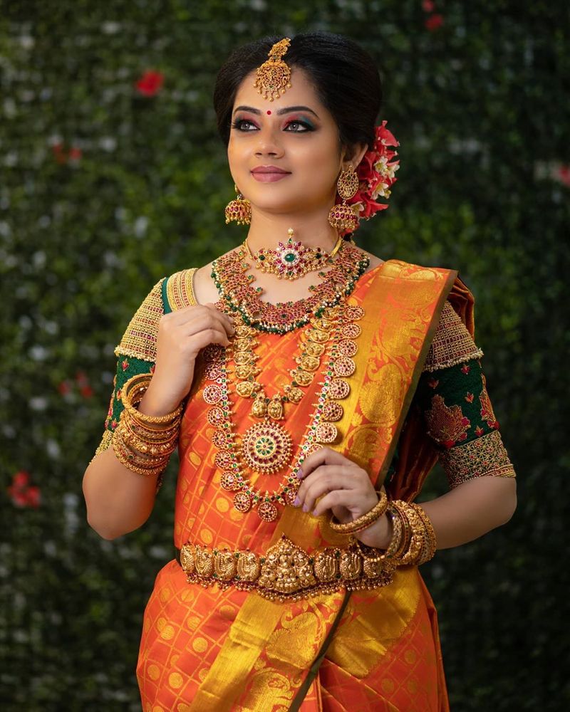 ఇటీవలే.. ఈమె పై నెటిజన్ల చూపు పడింది. ఇంకేముంది.. రాత్రికి రాత్రే స్టార్ అయిపోయింది.