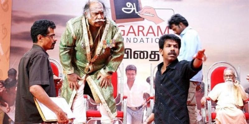 அவன் - இவன் படத்தில் பிறந்தநாள் கொண்டாட்டத்திற்கு தயாராகும் ஜாமீன் இந்த காட்சி ஞாபகம் இருக்கா 