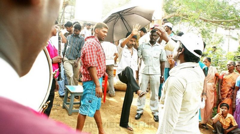 ஆர்யாவை விட பாலா செம்மையா பர்ஃபாம் பன்றாரே 