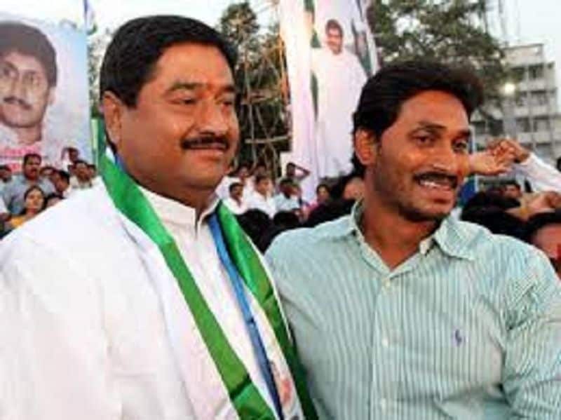 New Districts In andhra pradesh: Jagan Considers Deputy CM Pushpa Srivani's Request For Araku Division, What's Behind..?