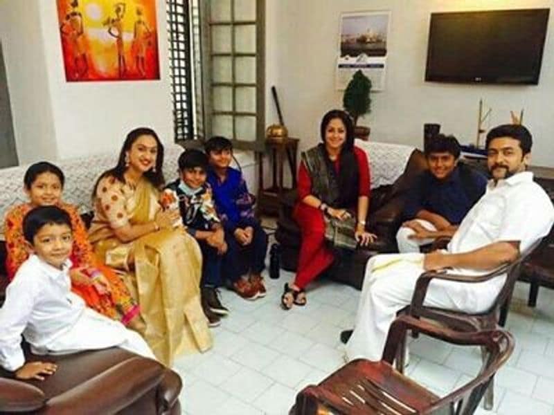 సూర్యకు బ్లాక్ బస్టర్ హిట్స్ అందించిన దర్శకుడు హరి ఫ్యామిలీతో సూర్య, జ్యోతిక.