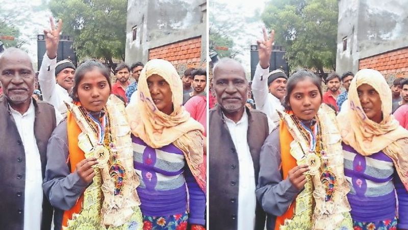 haryana news rohtak all india gold medalist player is poor financial condition running a labour charges kpr