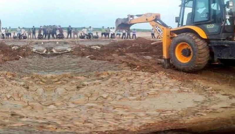Meerut Thrown dead body in boreal after killing friend asa
