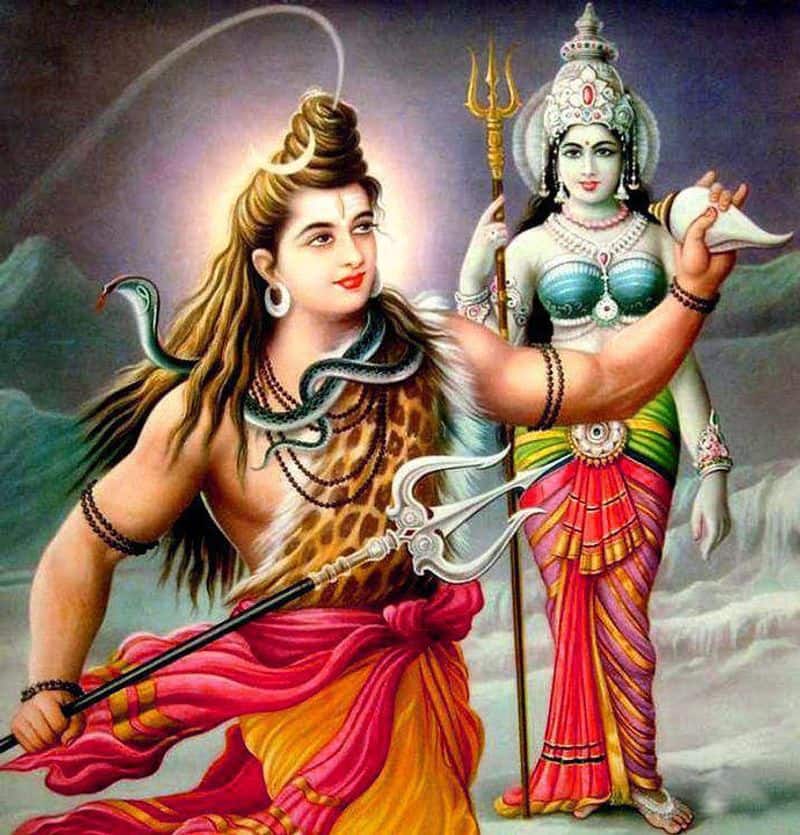 भगवान शिव ने ही गुरु और शिष्य परंपरा की शुरुआत की थी। बृहस्पति, विशालाक्ष, शुक्र, सहस्राक्ष, महेन्द्र, प्राचेतस मनु, भरद्वाज को भगवान शिव का शिष्य माना जाता है और इनके अलावा गौरशिरस मुनि भी भगवान शिव के शिष्यों में हैं।