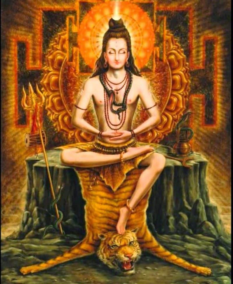 भगवान शिव की पंचायत भी है। जिससें भगवान सूर्य, गणपति, देवी, रुद्र और विष्णु शामिल हैं। ये शिव पंचायत कहलाते हैं।