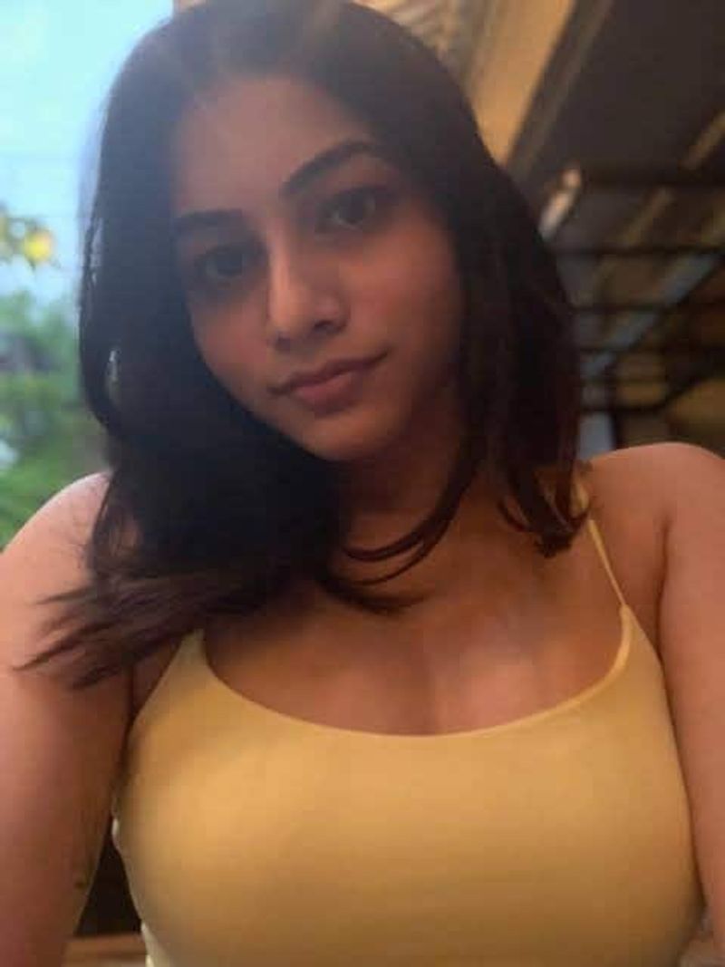 పునర్నవీ భూపాలం హాట్ ఇన్స్టాగ్రామ్ పోస్ట్స్