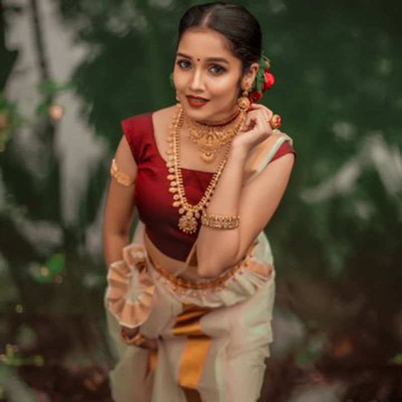 குட்டி தேவதையில் இருந்து கேரளத்து பைங்கிளியாக மாறிய தருணம்