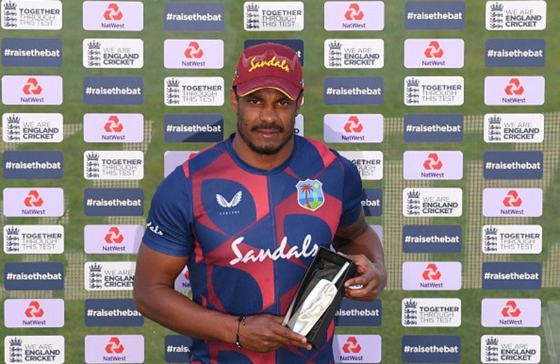 • গোলন্দাজ গ্যাব্রিয়েল
ক্যারিবিয়ানরা যে এই ম্যাচ জিতে মাঠ ছাড়লেন তার প্রধান কারণ শ্যানন গ্যাব্রিয়েল। প্রথম ইনিংসে ০ রানে ইংল্যান্ডের প্রথম উইকেটটি তুলেছিলেন। একাই ধসিয়ে দিয়েছিলেন ইংল্যান্ডের টপ অর্ডার। দ্বিতীয় ইনিংসে সেট ওপেনারকে ও টেলএন্ডারদের উইকেট তুলে ওয়েস্ট ইন্ডিজকে জিততে সাহায্য করেন তিনি। 