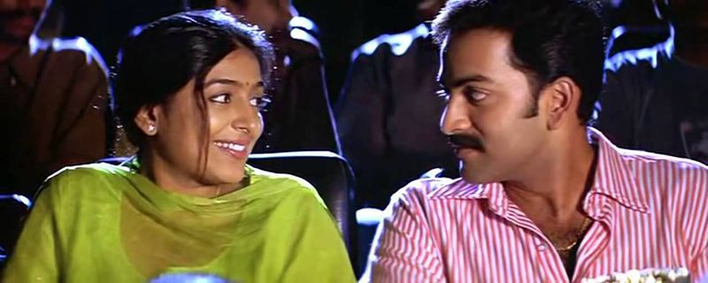 சத்தம் போடாதே படத்தில் இருந்து பேசுகிறேன் பேசுகிறேன் பாடல் அருமையாக இருக்கும் 