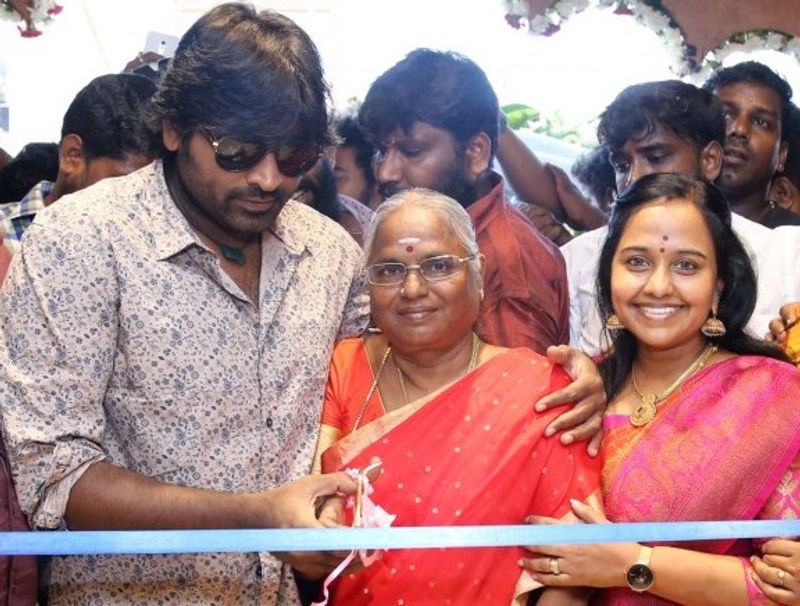 நடிகர் விஜய்சேதுபதியின் தாய் சரஸ்வதி 
