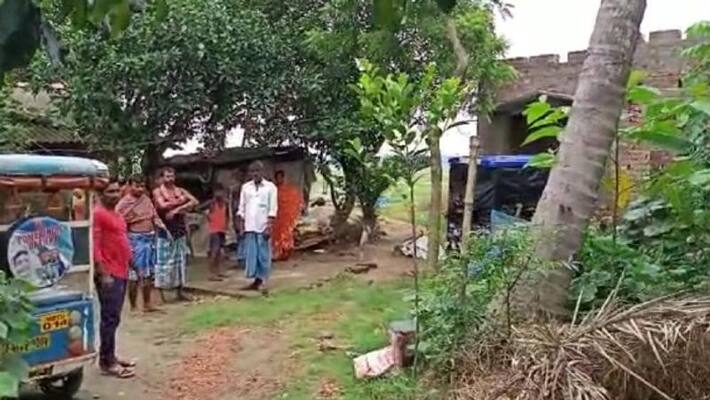 A fatal road accident kills pregnent woman in East Burdwan A fatal road accident kills pregnent woman in East Burdwan