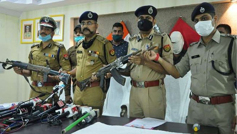 Police recovered AK-47 rifle from gangster Vikas Dubey house at kanpur kpl