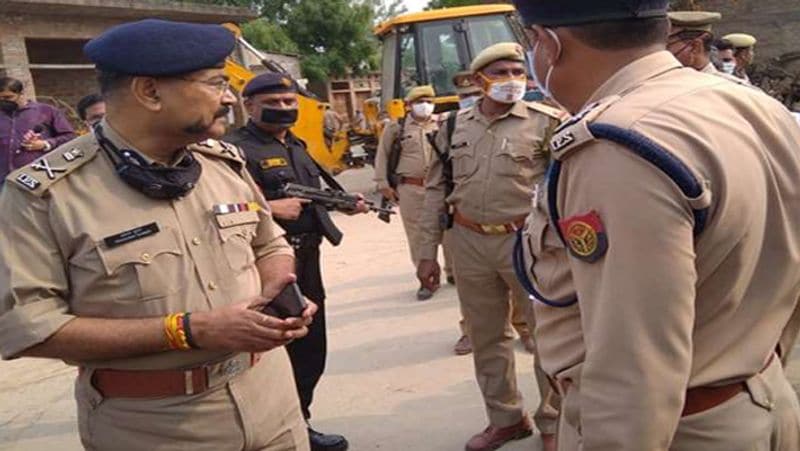 Police recovered AK-47 rifle from gangster Vikas Dubey house at kanpur kpl