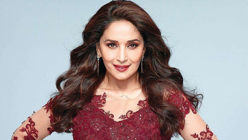 Madhuri dixit was once madly in love with Sunil Gavaskar