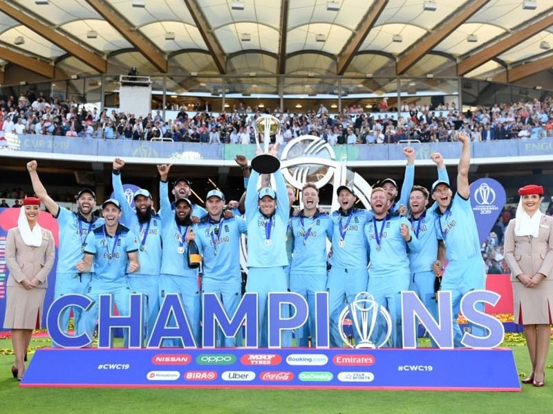 সুপার ওভারও টাই হওয়ায় বিশ্বকাপের ইতিহাসে প্রথম এক নয়া নিয়মে ঠিক হয় বিশ্ব চ্যাম্পিয়ন। আইসিসির নিয়ম অনুসারে ম্যাচে অতিরিক্ত বাউন্ডারি মারার নিরিখে প্রথমবার বিশ্ব চ্যাম্পিয়ন হয় ইংল্যান্ড।