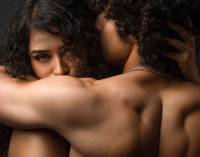 இந்த டுவிட்டிற்கு பதிலளித்த அப்சரா ராணி, ‘இதுபோன்ற ஒரு மிகப்பெரிய வாய்ப்பை கொடுத்த இயக்குநருக்கு எனது நன்றி என்றும், நாங்கள் இந்த படத்திற்காக கடுமையாக உழைத்து வருகிறோம் என்றும் எனக்கு முழு ஆதரவு அளிக்கும் ஒடிசா மக்கள் மற்றும் எனது பெற்றோர்களுக்கு மிகவும் நன்றி என்றும் அப்சரா தெரிவித்துள்ளார். 