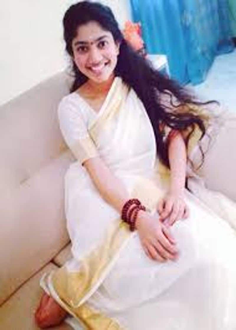 fidaa movie heroine dresses