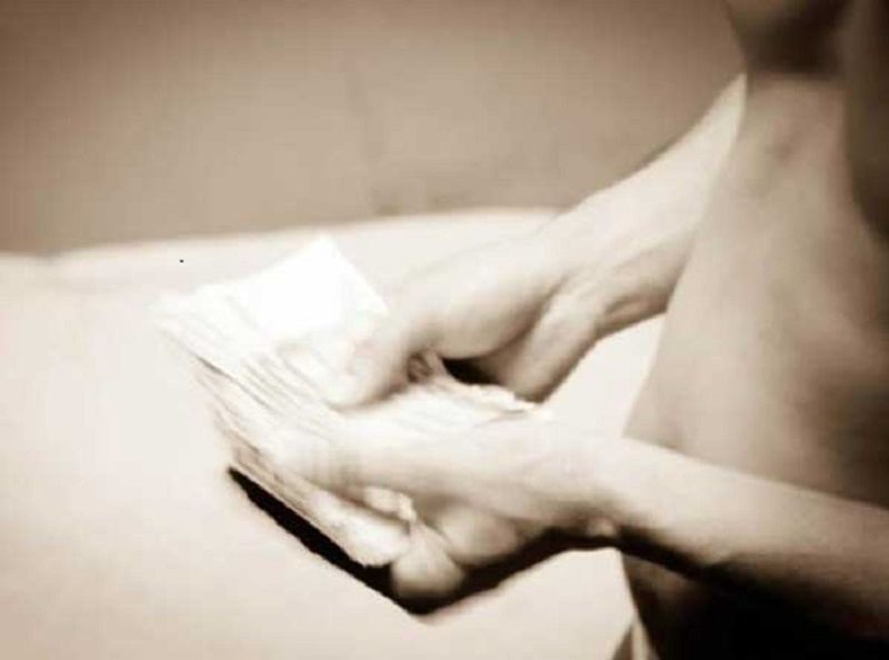 Single mother makes 27 thousands an hour from sex work bpsb