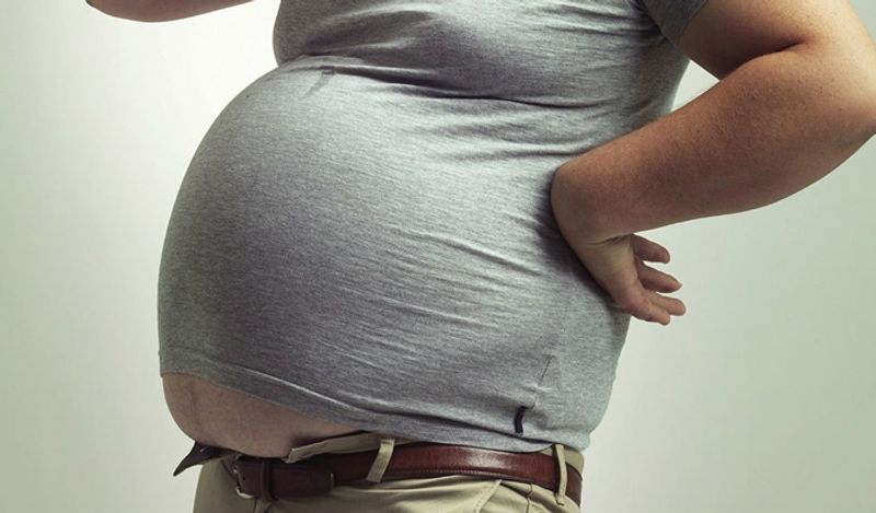 new study reveals beer belly reduces men chances to be father fir fifty percent kph