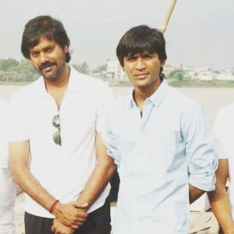 ஒளிப்பதிவாளர் மற்றும் நடிகருமான நட்டியுடன் தனுஷ் 