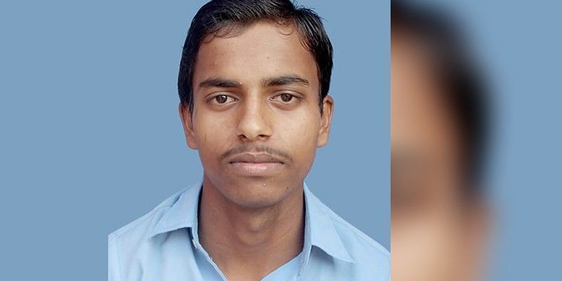 পড়শি রাজ্য বিহারের পাগুরকোঠি গ্রামে বাসিন্দা প্রিন্স কুমার সিং। এবছর পুরুলিয়া রামকৃষ্ণ মিশন স্কুল থেকে মাধ্যমিক পরীক্ষা দিয়েছিল সে। মেধাতালিকায় ষষ্ঠ স্থান লাভ করেছে প্রিন্স। তার প্রাপ্ত নম্বর ৬৮৭।