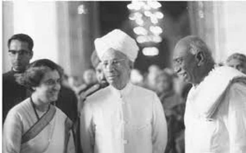 இவர் நம்மிடத்தில் இல்லை என்றாலும் தமிழ்நாடு அரசு, காமராசர் நினைவைப் போற்றும் வகையில் சென்னை கிண்டியில் நினைவிடம் ஒன்றை அமைத்துள்ளது. இங்குக் காமராசரின் மார்பளவு சிலை அமைக்கப்பட்டுள்ளது. கன்னியாகுமரியில் காமராசர் மணிமண்டபம் ஒன்றையும் அமைத்துள்ளது. இங்குக் காமராசரின் மார்பளவு சிலையும் நூலகமும் அமைக்கப்பட்டுள்ளது. அவரின் வாழ்க்கை வரலாறு தொடர்பான புகைப்படங்கள் பொதுமக்கள் பார்வைக்குக் கண்காட்சியாக வைக்கப்பட்டுள்ளது. 