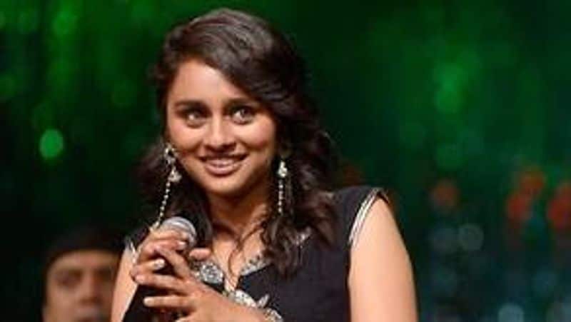 super singer pragathi cool answer for netison