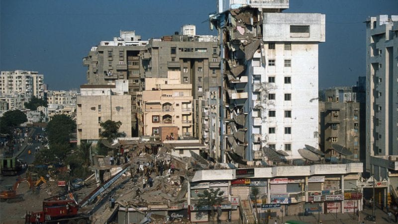 Earthquake in Gujarat and Assam, see some pictures of dangerous earthquake in Bhuj of Gujarat kpa