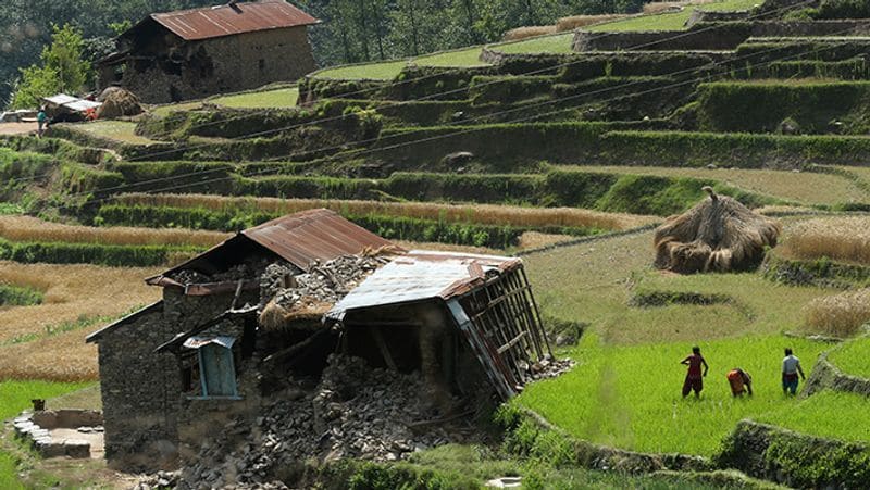 Earthquake in Gujarat and Assam, see some pictures of dangerous earthquake in Bhuj of Gujarat kpa