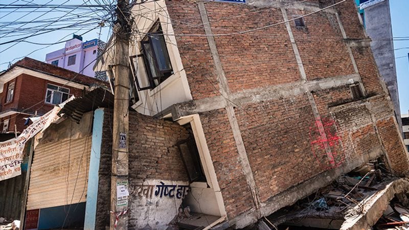 Earthquake in Gujarat and Assam, see some pictures of dangerous earthquake in Bhuj of Gujarat kpa