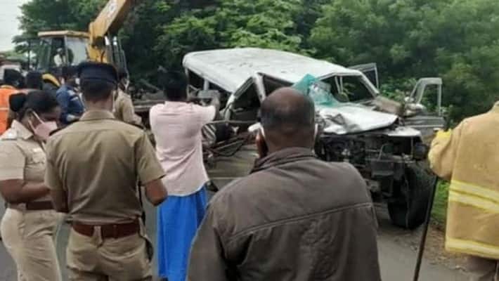 tindivanam Car Accident... 7 people dead tindivanam Car Accident... 7 people dead