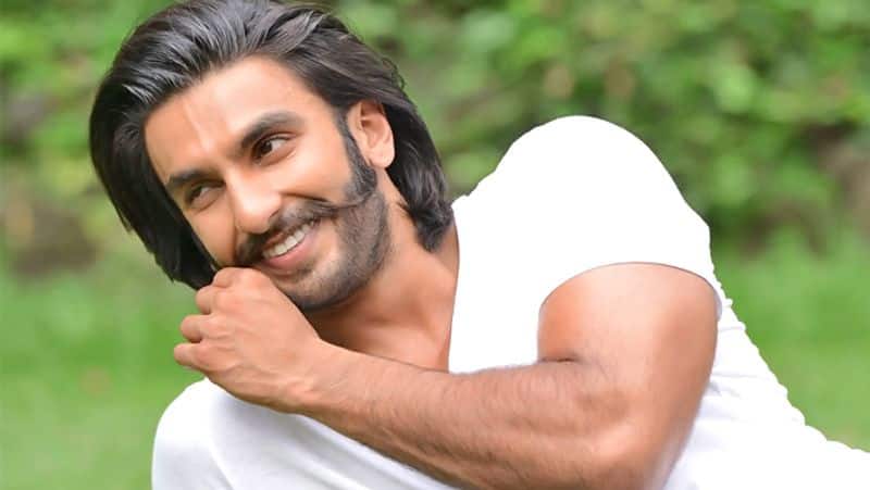 Bollywood actor ranveer singh old video trolled